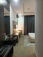 G Pinnacle Signature Hotel