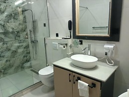 G Pinnacle Signature Hotel