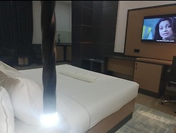 G Pinnacle Signature Hotel