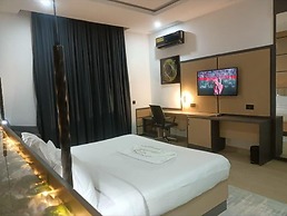 G Pinnacle Signature Hotel