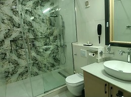 G Pinnacle Signature Hotel