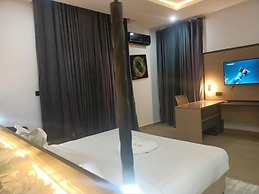G Pinnacle Signature Hotel