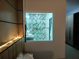 G Pinnacle Signature Hotel
