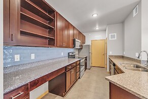 Luxurious 1 Bed 1 Bath Apartment At The Meadows-Pet Friendly by FlexHa