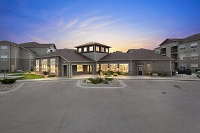 Luxurious 1 Bed 1 Bath Apartment At The Meadows-Pet Friendly by FlexHa