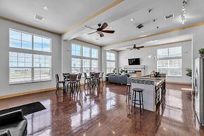 Luxurious 1 Bed 1 Bath Apartment At The Meadows-Pet Friendly by FlexHa