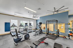 Luxurious 1 Bed 1 Bath Apartment At The Meadows-Pet Friendly by FlexHa