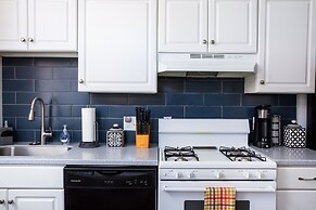 Chic 1br/1ba Midtown Apartment 1 Bedroom Apts by RedAwning