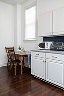 Chic 1br/1ba Midtown Apartment 1 Bedroom Apts by RedAwning