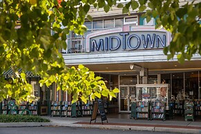 Chic 1br/1ba Midtown Apartment 1 Bedroom Apts by RedAwning