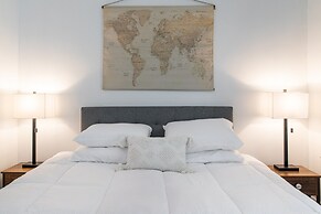 Chic 1br/1ba Midtown Apartment 1 Bedroom Apts by RedAwning