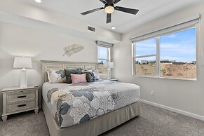 Dreamy Lagoon 2 Bedroom Condo