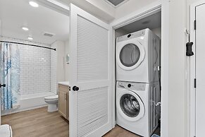 Dreamy Lagoon 2 Bedroom Condo