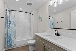 Dreamy Lagoon 2 Bedroom Condo