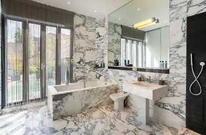 Villa Anvers 4 BDR Parking