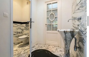 Villa Anvers 4 BDR Parking