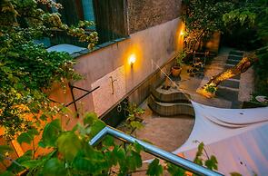 Villa Anvers 4 BDR Parking