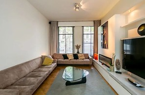 Villa Anvers 4 BDR Parking