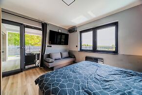 Villa Joy With Pool and Hot Tub