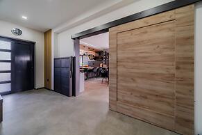 Villa Joy With Pool and Hot Tub