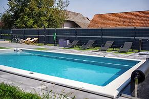 Villa Joy With Pool and Hot Tub