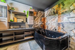 Villa Joy With Pool and Hot Tub