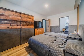 Villa Joy With Pool and Hot Tub