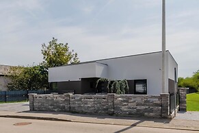 Villa Joy With Pool and Hot Tub