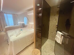 Setai Yacht Luxxor - By Almare Flats