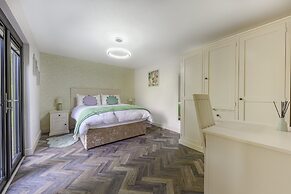 Secret Waterside Lodges in Worcestershire