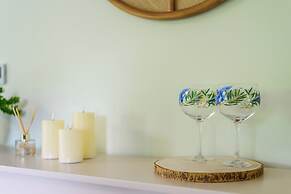 Secret Waterside Lodges in Worcestershire