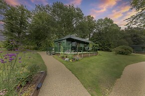 Secret Waterside Lodges in Worcestershire