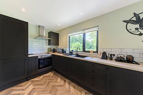 Secret Waterside Lodges in Worcestershire