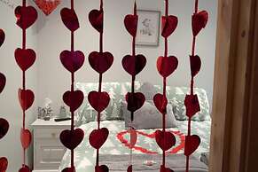 Hottub-nature-familyfriendly-wifi-parking