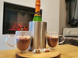 Hottub-nature-familyfriendly-wifi-parking