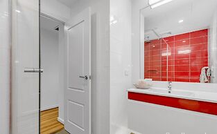 Adelaide Central Skyline Panoramic Suite