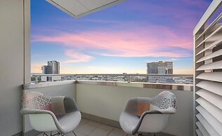 Adelaide Central Skyline Panoramic Suite