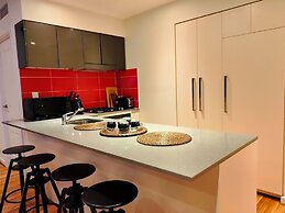 Adelaide Central Skyline Panoramic Suite