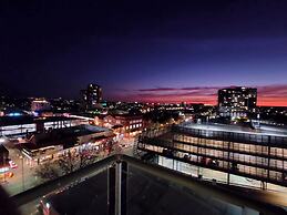 Adelaide Central Skyline Panoramic Suite