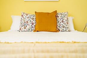 Tulipan in Livorno With 3 Bedrooms and 2 Bathrooms