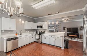 Lux 3-br Garage Gated Yard by The Star Frisco