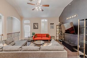 The Castle by the Lake w Pool Balcony Grandscape