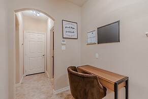 The Castle by the Lake w Pool Balcony Grandscape