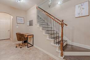 The Castle by the Lake w Pool Balcony Grandscape