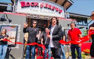 The Castle by the Lake w Pool Balcony Grandscape