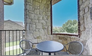 The Castle by the Lake w Pool Balcony Grandscape