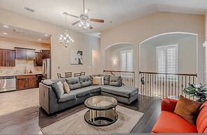 The Castle by the Lake w Pool Balcony Grandscape