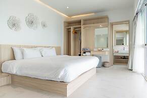 Replay Pool Villa