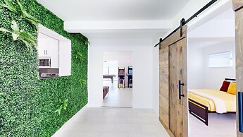 Casa Lucia 5 Bedroom Home With Pool Near Hard Rock Casino