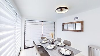 Casa Lucia 5 Bedroom Home With Pool Near Hard Rock Casino